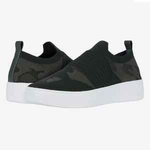 Steve Madden Beale, green camo, size 9